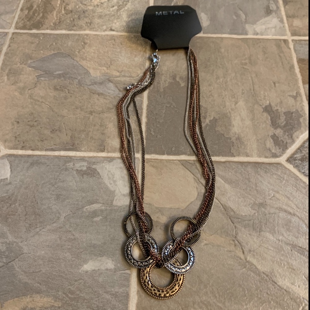 “Metal” brand necklace
